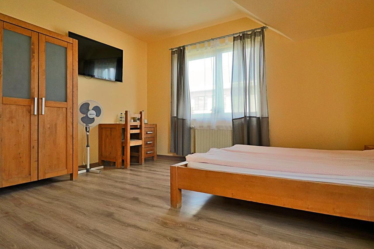 Bedrooms 3 Maja 15A Lodz  Exterior photo